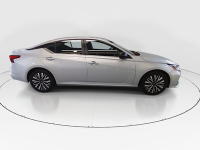2024 Nissan Altima — photo 8 view