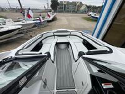 2025 Yamaha 275 SE - Photo 9