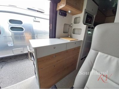 2025 Airstream Rangeline - Photo 12