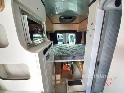 2025 Airstream Rangeline - Photo 14