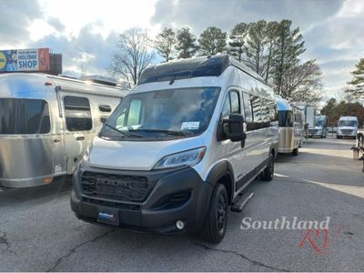 2025 Airstream Rangeline - Photo 2