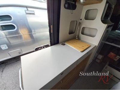 2025 Airstream Rangeline - Photo 13