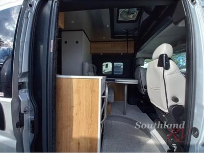 2025 Airstream Rangeline - Photo 9