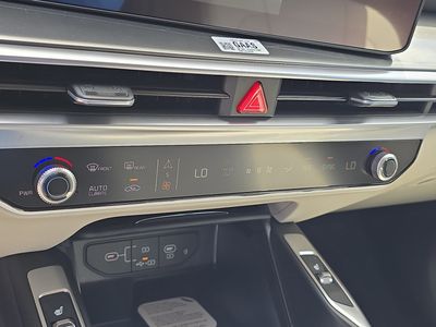 2026 Kia Sorento Hybrid - Photo 27