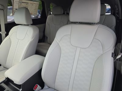 2026 Kia Sorento Hybrid - Photo 23