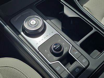 2026 Kia Sorento Hybrid - Photo 28