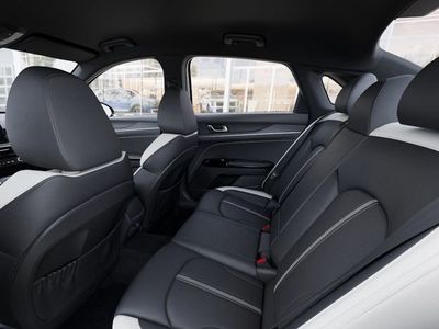 2026 Kia K5 — photo 18 view