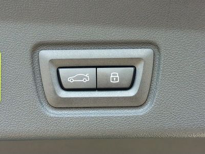 2026 BMW i4 - Photo 13