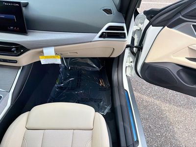 2026 BMW i4 - Photo 18