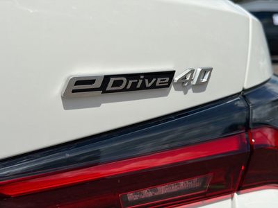 2026 BMW i4 - Photo 11