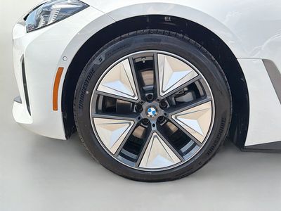 2026 BMW i4 - Photo 42