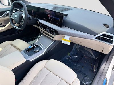 2026 BMW i4 - Photo 14
