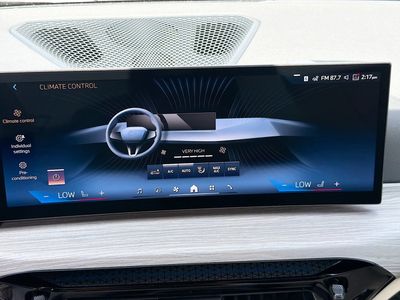 2026 BMW i4 - Photo 35
