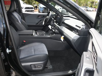 2026 Toyota RAV4 Plug-in Hybrid - Photo 11