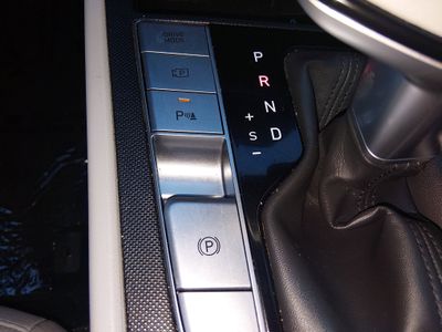 2024 Hyundai Elantra — photo 20 view