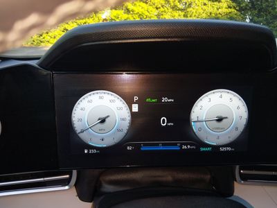 2024 Hyundai Elantra — photo 14 view