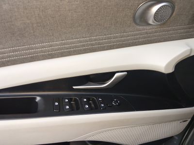 2024 Hyundai Elantra — photo 23 view