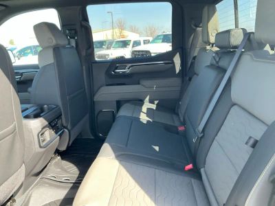 2026 Chevrolet Silverado 1500 — photo 17 view