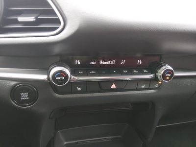 2025 Mazda CX-30 - Photo 18