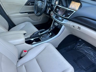 2015 Honda Accord - Photo 16