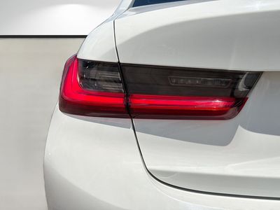 2019 BMW 3 Series - Photo 10
