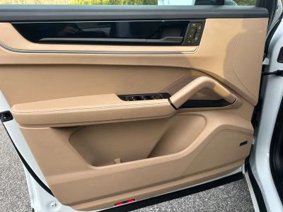 2024 Porsche Cayenne - Photo 55