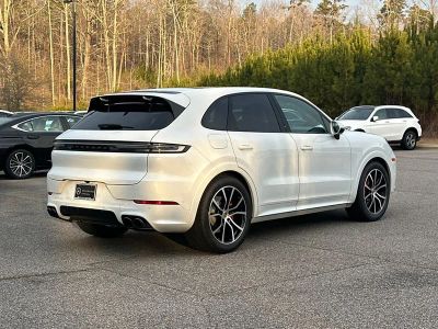 2024 Porsche Cayenne - Photo 13