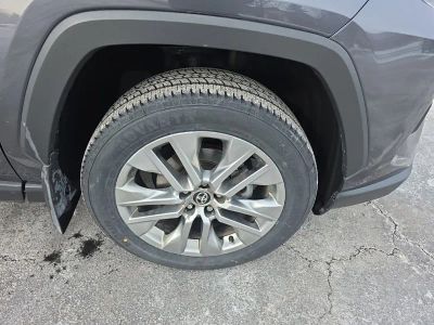 2024 Toyota RAV4 XLE Premium - Photo 10