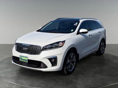 2020 Kia Sorento — rear three-quarter view