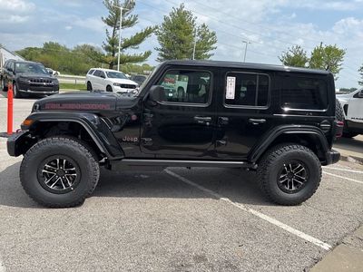2026 Jeep Wrangler — photo 17 view