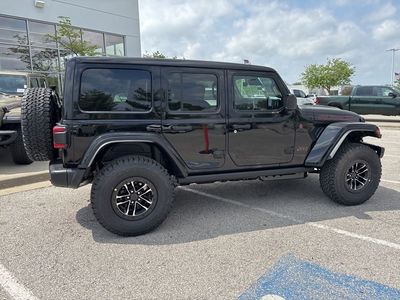 2026 Jeep Wrangler — photo 30 view