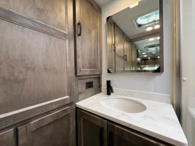 2026 Tiffin MIDAS — photo 19 view
