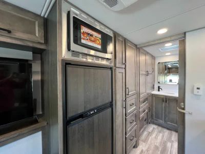 2026 Tiffin MIDAS — photo 17 view