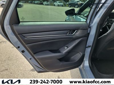 2022 Honda Accord Hybrid - Photo 15