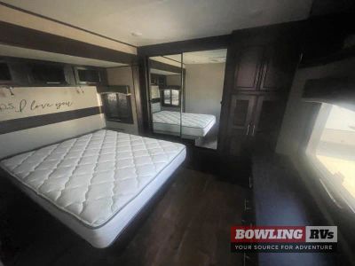 2019 Eagle 330RSTS — photo 24 view