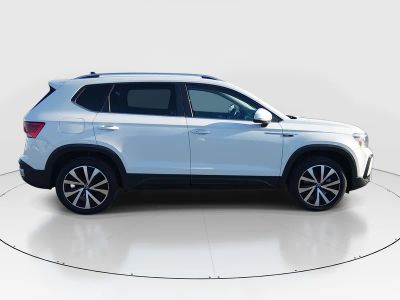 2024 Volkswagen Taos - Photo 8