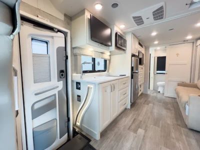 2024 Tiffin WAYFARER - Photo 6