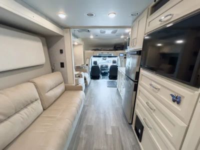 2024 Tiffin WAYFARER - Photo 3