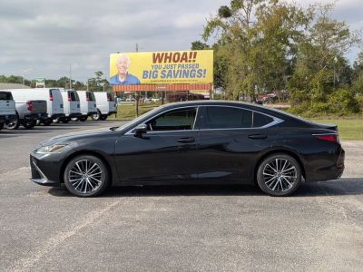 2020 Lexus ES - Photo 11