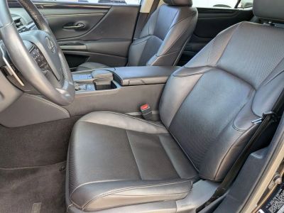 2020 Lexus ES - Photo 9