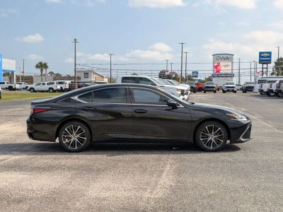 2020 Lexus ES - Photo 17