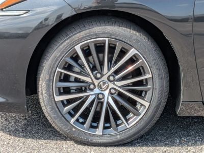 2020 Lexus ES - Photo 29