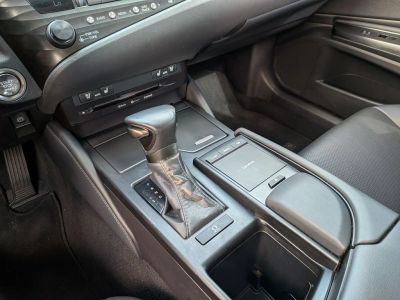 2020 Lexus ES - Photo 22