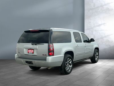 2011 GMC Yukon XL — engine compartment view