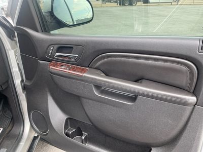 2011 GMC Yukon XL — photo 21 view