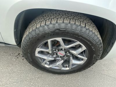 2011 GMC Yukon XL — photo 22 view