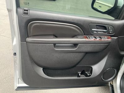 2011 GMC Yukon XL — photo 15 view