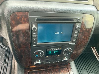 2011 GMC Yukon XL — photo 11 view