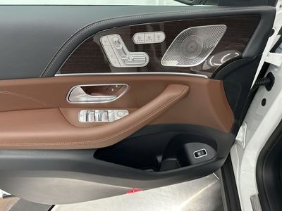 2026 Mercedes-Benz GLE — photo 11 view