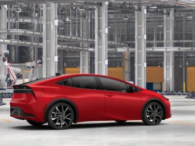 2026 Toyota Prius Plug-in Hybrid - Photo 13